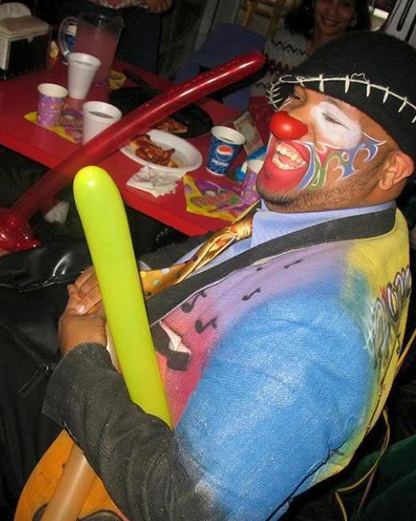 Homeboy The Clown Twisting Ballons